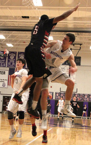 Boys basketball advances to sub-state championship game