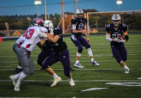 Varsity football defeats BVW, 15-0