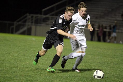 Boys varsity soccer defeats BVSW in overtime, 4-3
