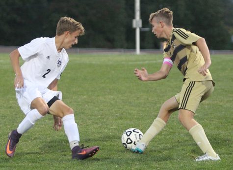 Varsity soccer scores goal in overtime, defeats Lee’s Summit, 2-1
