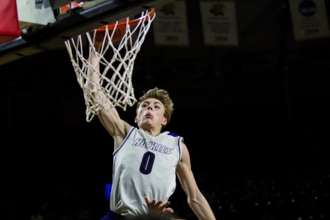 No. 1 Huskies clinch second straight finals appearance with 82-61 win over No. 4 Derby