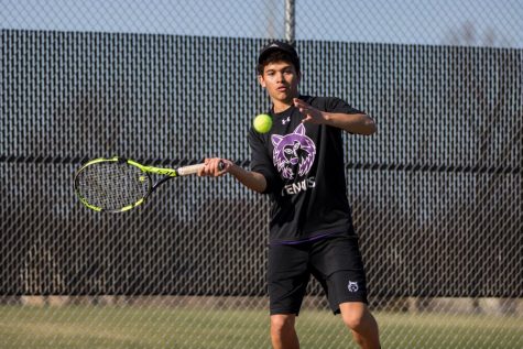 BVNW falls to Rockhurst in first dual of season, 11-1