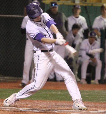 Baserunning blunders hurt Huskies in 7-4 loss to Rogers (Ark.)